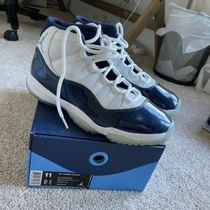 Air Jordan 11 win like 82